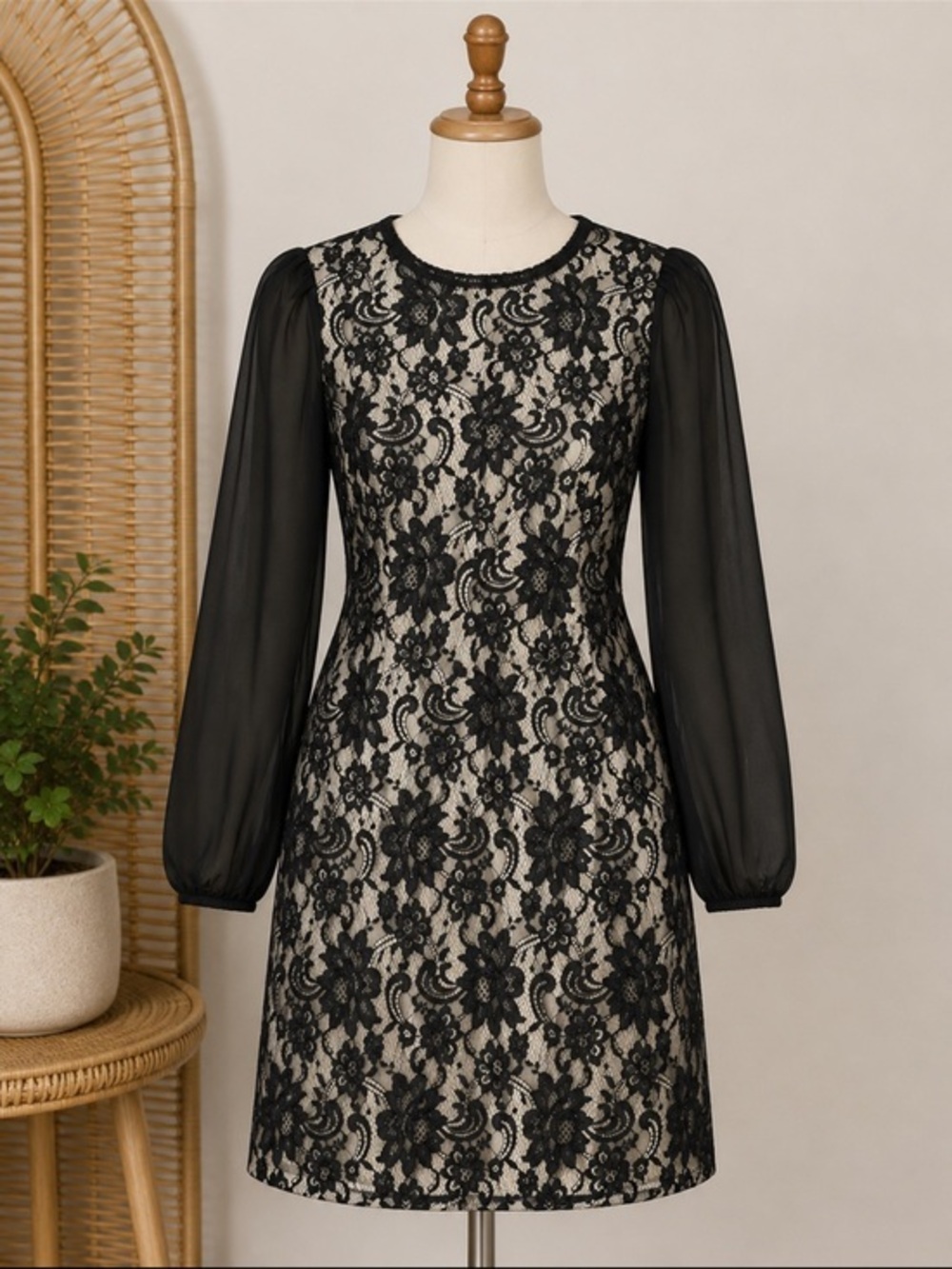 Nikki K  women’s black lace overlay lined after five dress Size 10